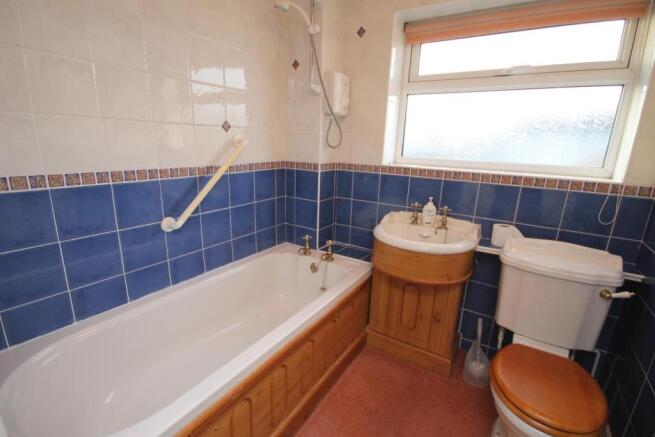BATHROOM/W.C.