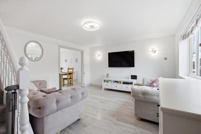 3 bed Semi-Detached for sale Image 10