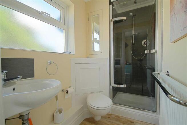 EN SUITE