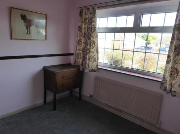 BEDROOM 2