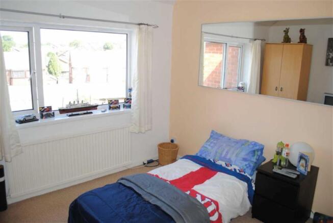 BEDROOM 2