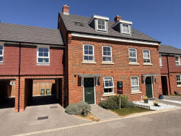 34, Steersman Lane, Broughton HP22 7FS