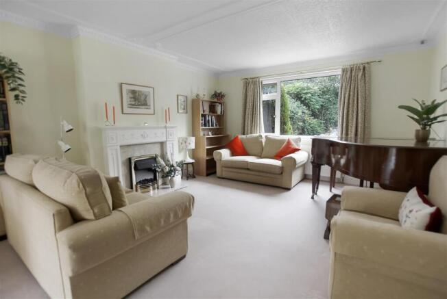 4 bed Detached for sale Image 4