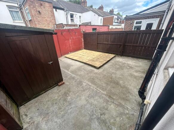 3 bed Terraced to rent Image 12