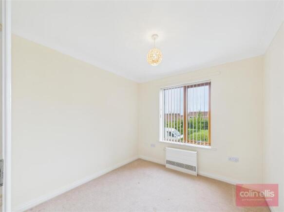2 bed Ground Flat for sale Image 6