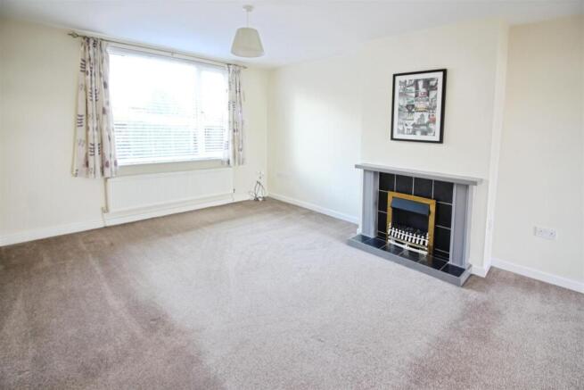 Carrfield Road, Barwick in Elmet, Leeds photo 4