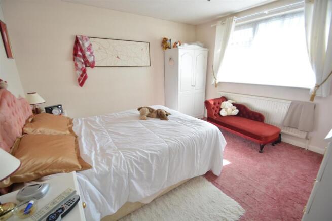 8872c Bed1.JPG