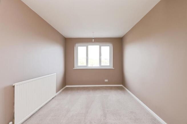 3 bed Semi-Detached for sale Image 10