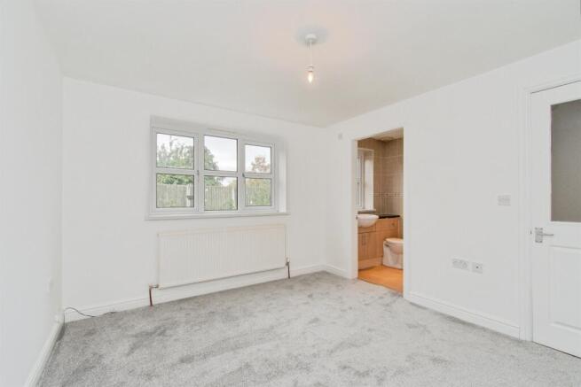 2 bed Detached Bungalow for sale Image 8