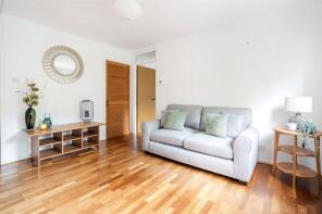 Flat 5, 9, Heriothill Terrace, Broughton, Edinburgh EH7 4DZ
