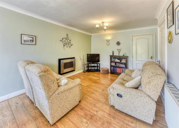 109 Bhylls Lane-lounge2.jpg