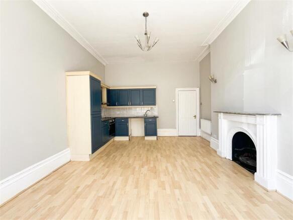 Kitchen / Living Room