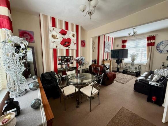 42 topcliffe lounge through