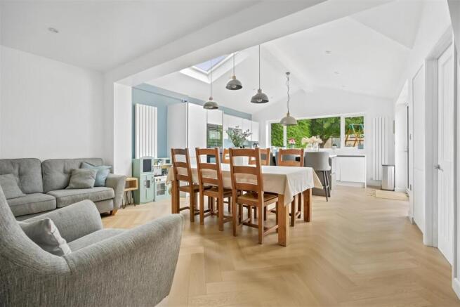 Family Room 1.jpg