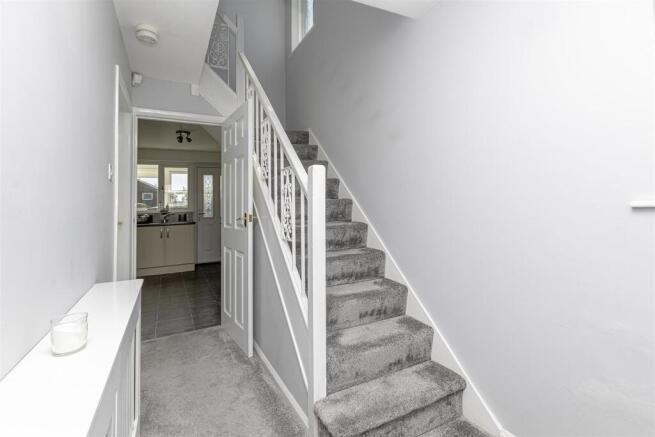 3 bed Semi-Detached for sale Image 6
