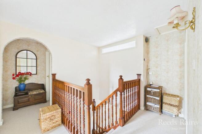 4 bed Detached for sale Image 9