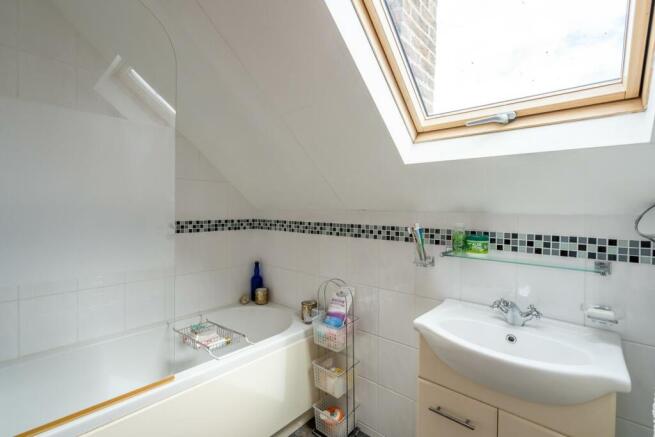 Bathroom (2).jpg