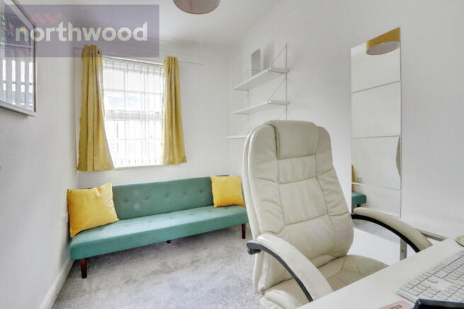 3 bed Terraced to rent Image 7