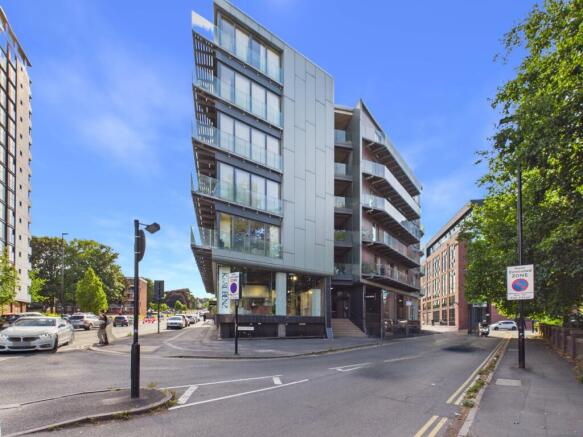 1 bed Apartment to rent Image 11