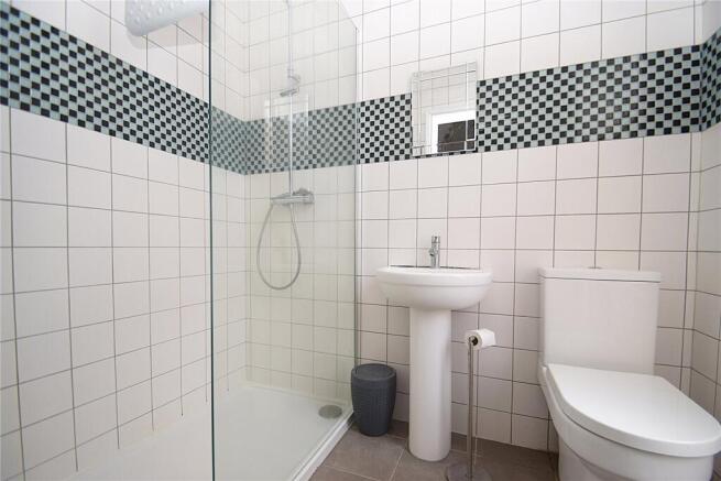 2 bed Apartment to rent Image 4