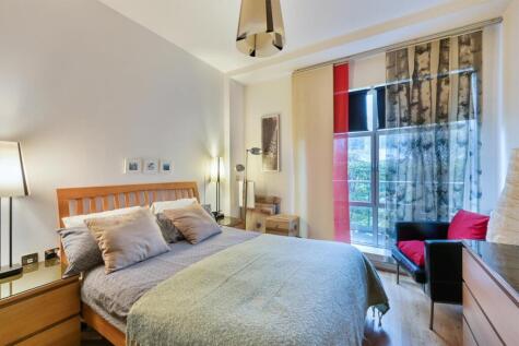 Wallis House, Great West Road, Brentford, TW8