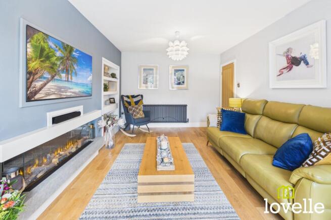 4 bed Detached for sale Image 8
