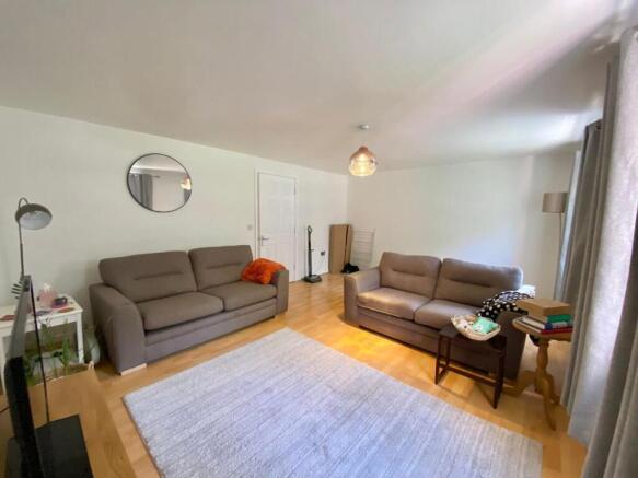 2 bed Flat to rent Image 4