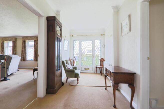 6 bed Detached for sale Image 8