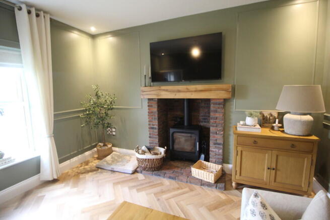 5 bed Detached for sale Image 6