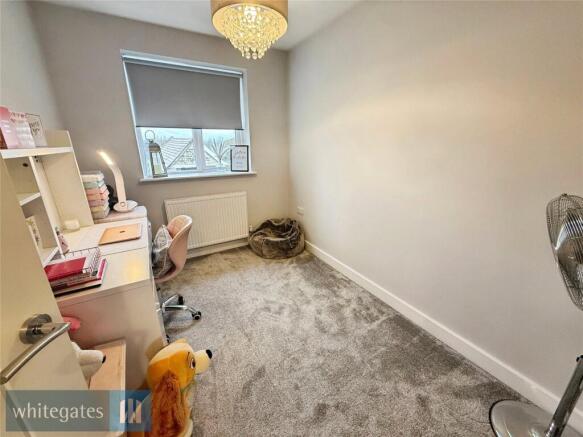 4 bed Detached for sale Image 10