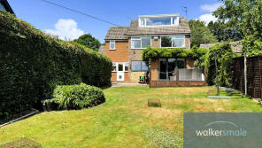 17, Wynmore Crescent, Bramhope, Leeds LS16 9DH