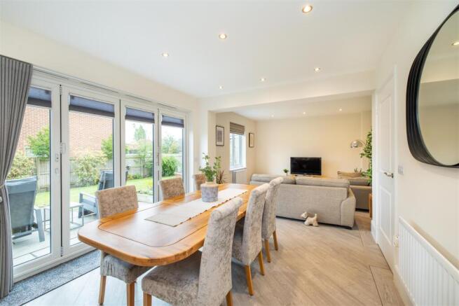 4 bed Detached for sale Image 4