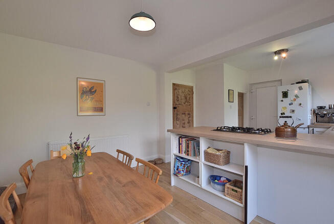 3 bed Semi-Detached for sale Image 9