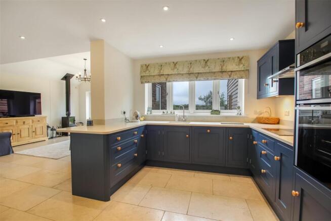 3 bed Detached for sale Image 5
