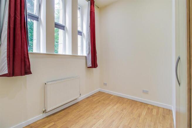 2 bed Ground Flat for sale Image 8