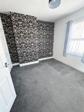 3 bed Terraced for sale Image 8