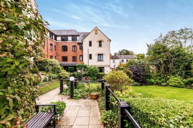 1 bed Retirement Property to rent Image 9