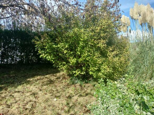 34 bryn glas garden side....jpg