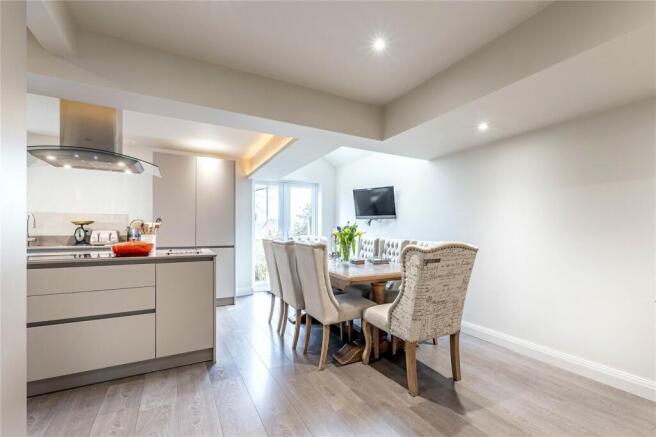 4 bed Detached for sale Image 10