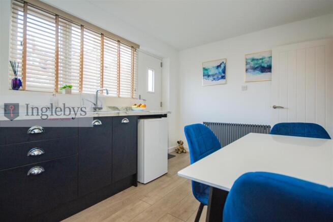 2 bed Terraced for sale Image 5
