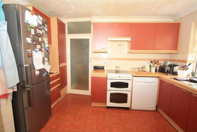 65 Oakwood Drive kitchen b.JPG