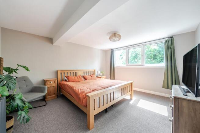 4 bed Terraced for sale Image 12