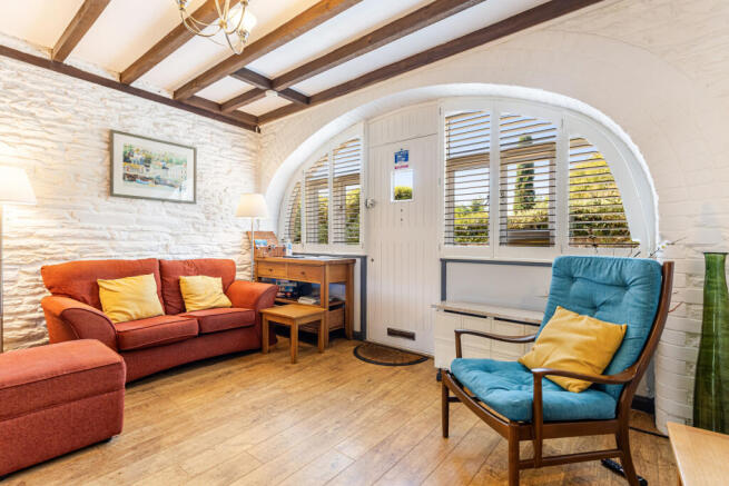 A06 - Hobbit Cottage Noss Mayo - 250912