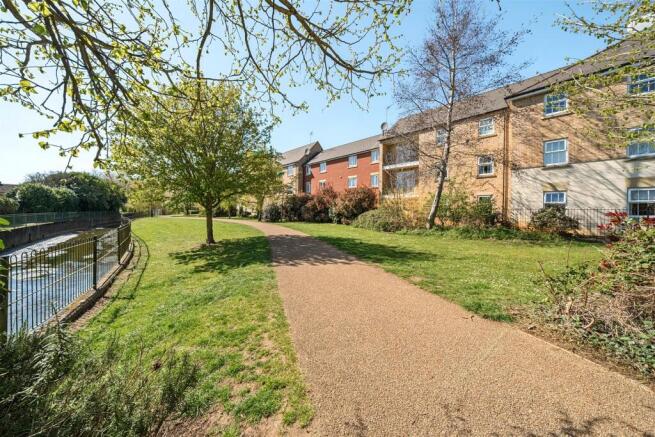 25 Alchester Court, Towcester