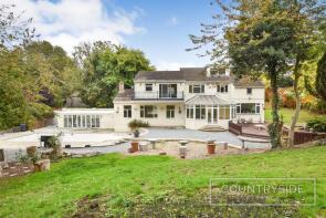 Longacre, Glen Road, South Benfleet, Benfleet SS7 1AN