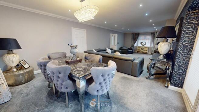 4 bed Detached for sale Image 8
