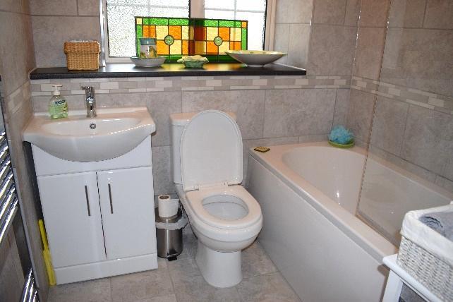 FAMILY BATHROOM