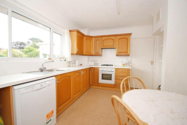 Kitchen/Breakfast...