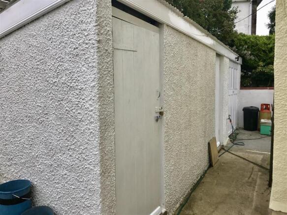 GARDEN SHED