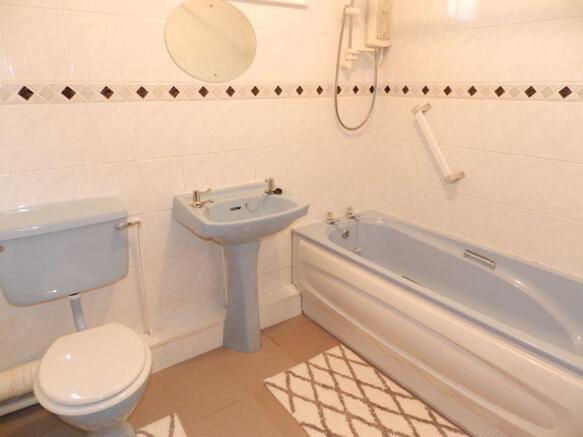 Family Bathroom 